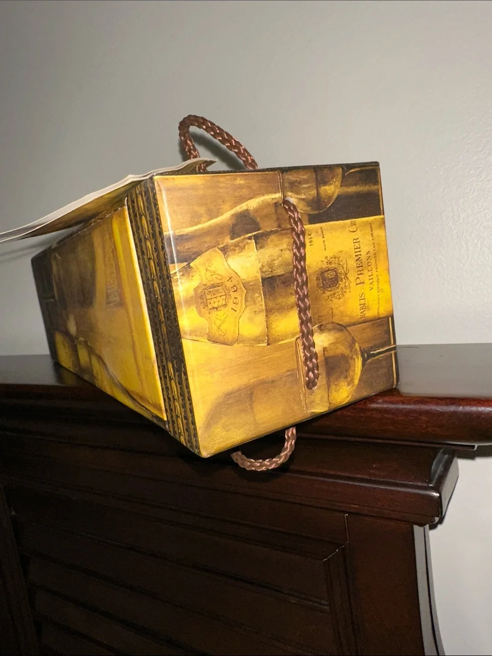 F. de Villeneuve vintage 1967 Caves Fauchon Chablis wine gift storage box